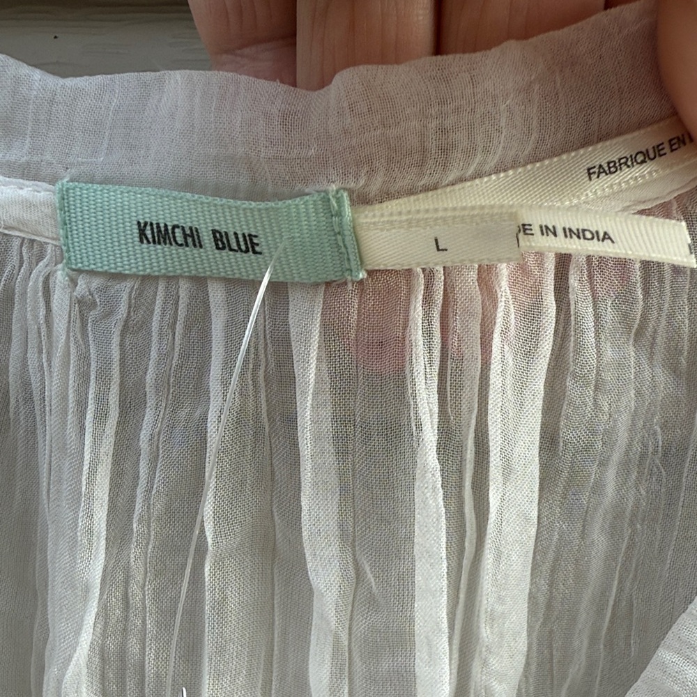 NWT Kimchi Blue from Urban Outfitters White Sheer Button Down Blouse Size Large - Picture 4 of 8